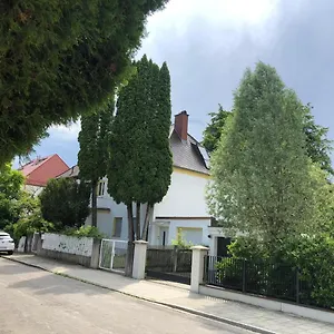 Idyllische Penthouse-wohnung In Super Lage München